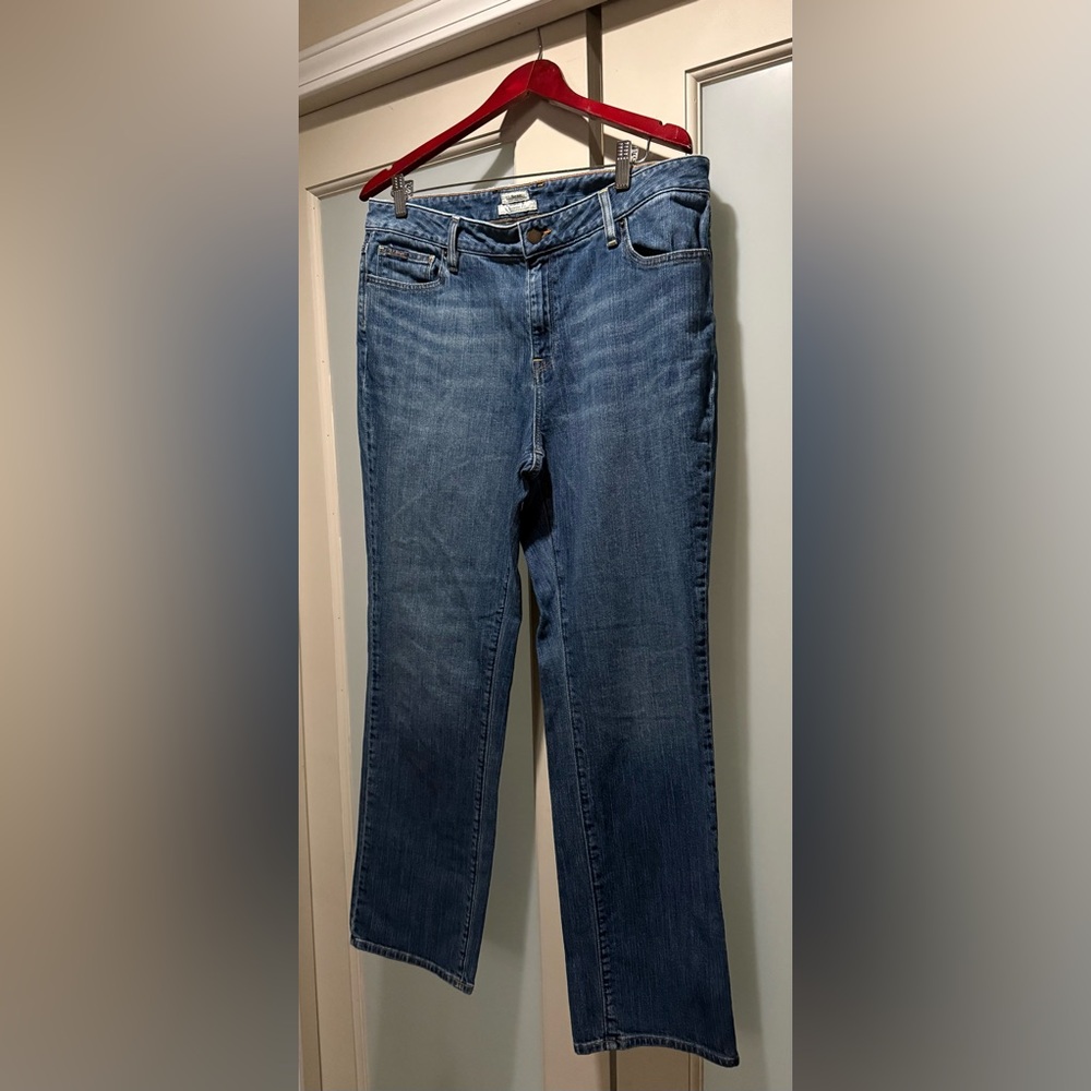 L.L. Bean Women’s Straight-Leg Denim Jeans in Medium Blue Favorite Fit